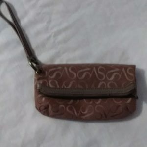 Simply Vera Wang wrislet/clutch taupe